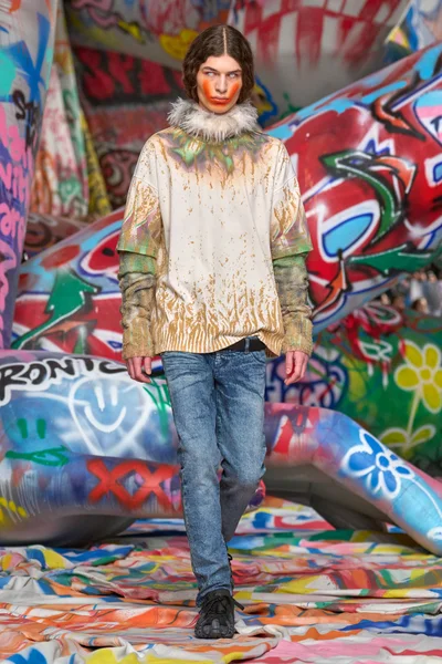 Look 72